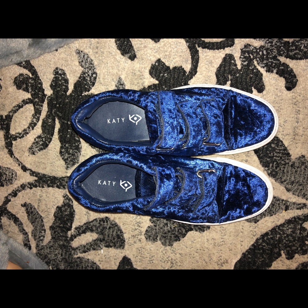 VELVET VELCRO ELECTRIC BLUE SNEAKS
